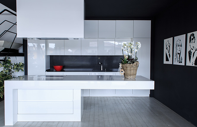 Lacquered kitchen